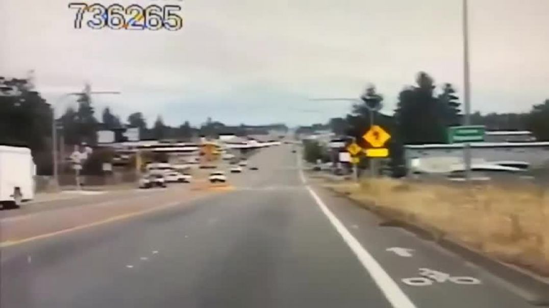 ⁣Plane Lands On Road And Gets Pulled Over