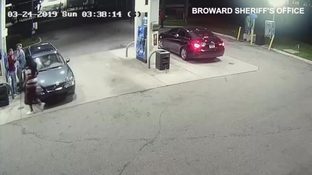 Surveillance video Florida armed robbery foiled by spring breakers