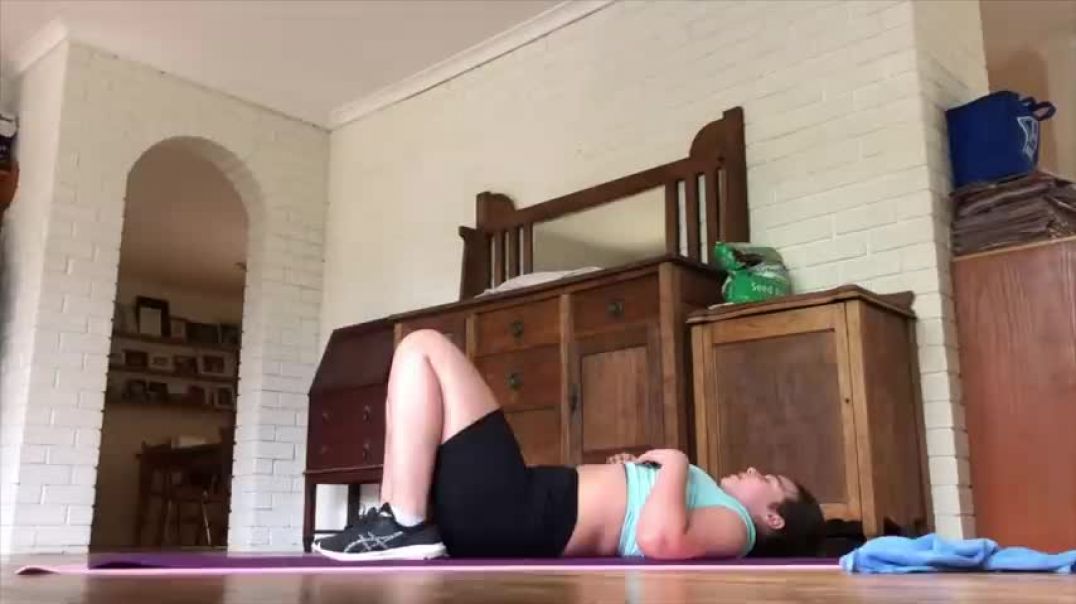 I tried the CHLOE TING two week shred challenge (im extremely unfit)