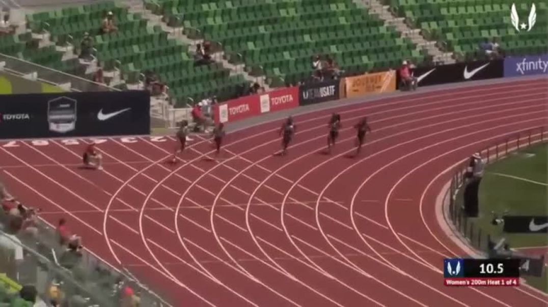 Gabby Thomas beats sha carri Richardson over 200m to win her heat at the US trials 2022