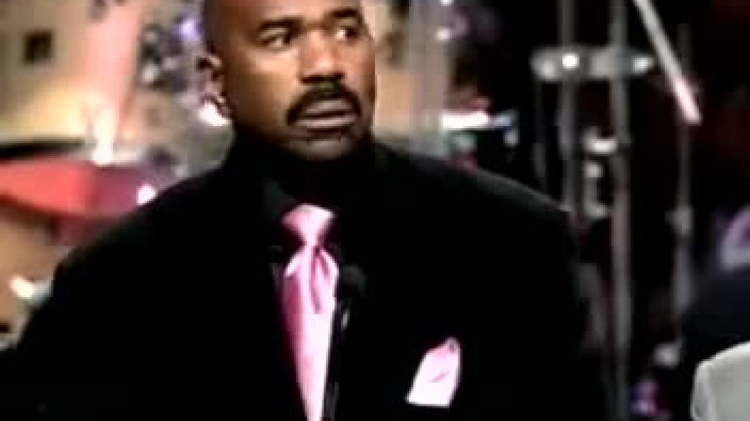 ⁣Steve Harvey at funeral of Bernie Mac