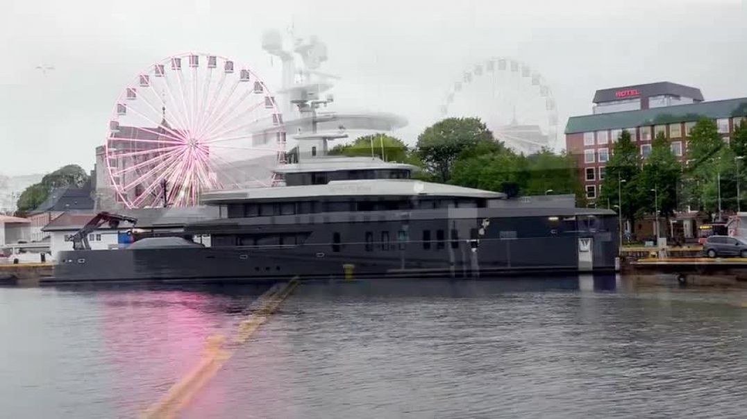 Super Yacht Spot Bergen Shinkai(Feadship ), Just a scratch, and Power Play (Damen YS 5009)