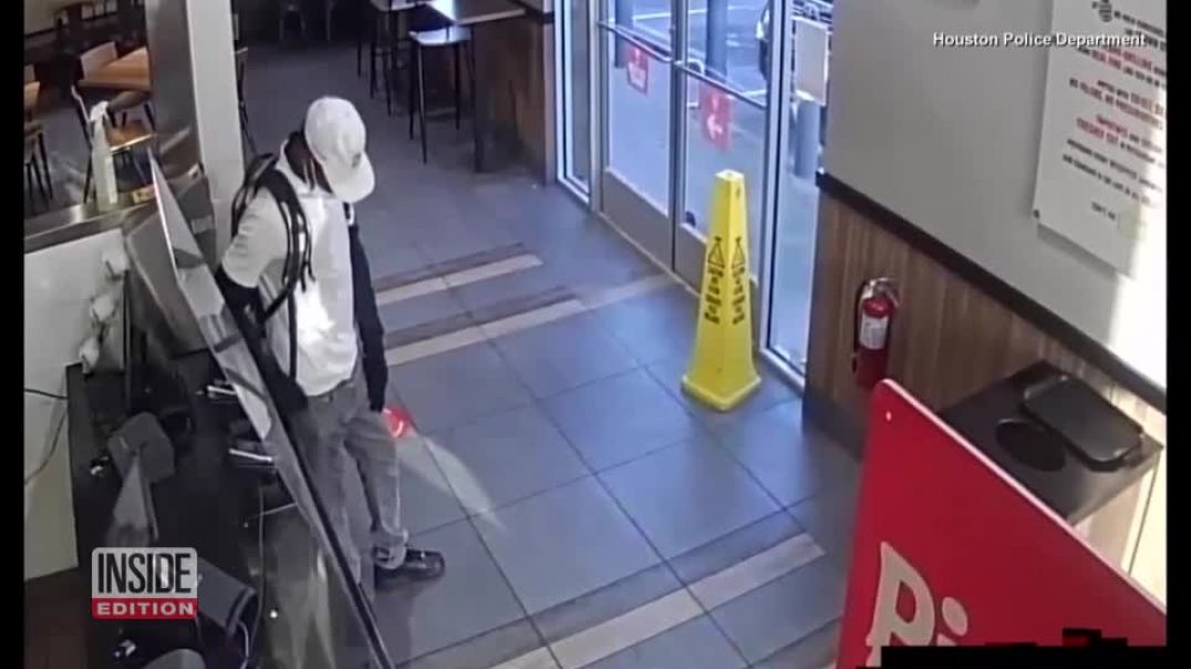 ⁣Man Flees on Bicycle After Allegedly Robbing Texas Burger King at Gunpoint Cops