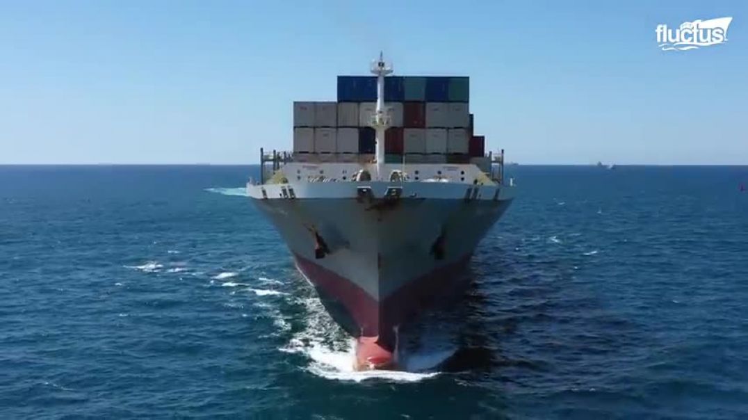 ⁣A Day in Life of a Container Ship in Middle of the Ocean