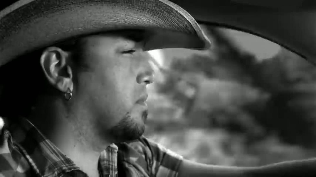 ⁣Jason Aldean - Dirt Road Anthem