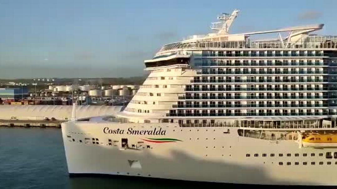 largest costa smeralda ship