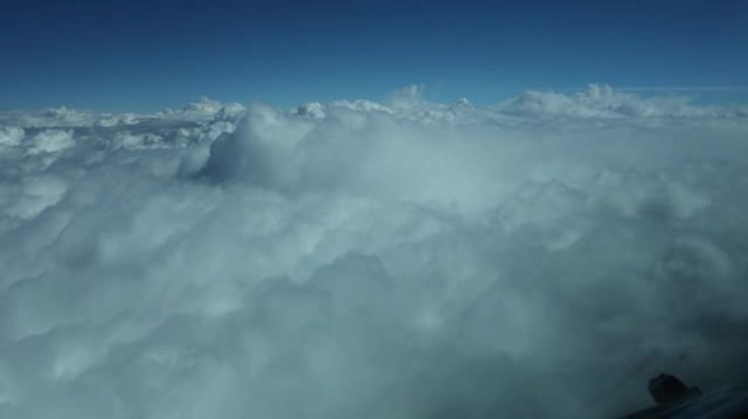 Approach and landing at the new Quito airport