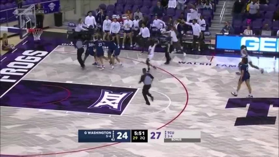 ⁣8 EJECTED In BRAWL Caused By Hair Pull Between TCU Horned Frogs & George Washington Colonials!