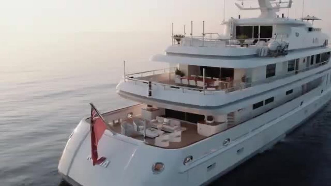 THIS CHARTER YACHT CALLED  ROMA  REALLY KNOWS HOW TO MAKE GUESTS FEEL SPECIAL!