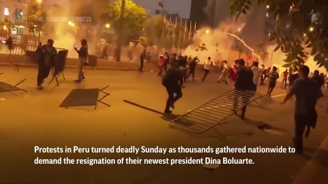 ⁣Violence erupts in deadly protests in Peru