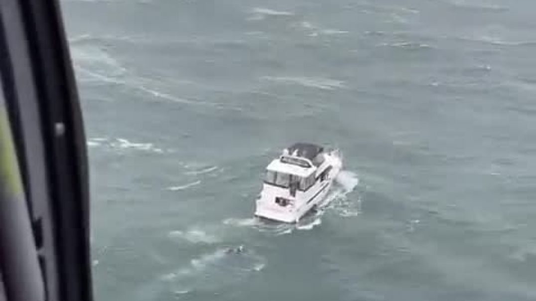 Giant wave rolls yacht off Astoria; rookie Coast Guard rescue swimmer saves man