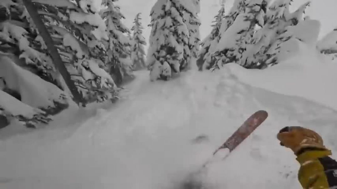 ⁣Snowboarder and the skier who saved his life on Mt. Baker reunite