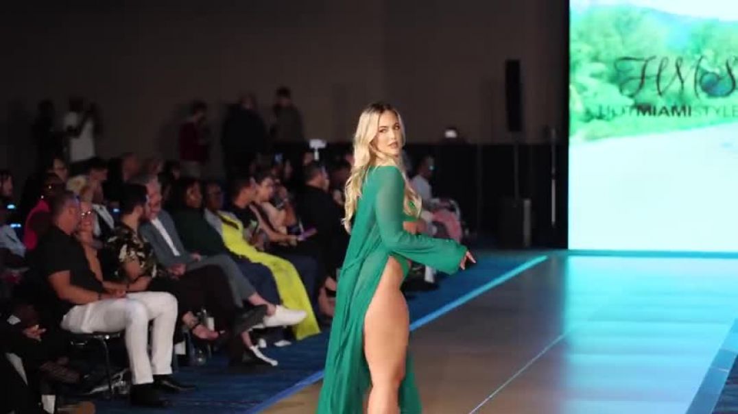 Marissa DuBois in Slow Motion   FLL Fashion Week 2023 x Canon R3