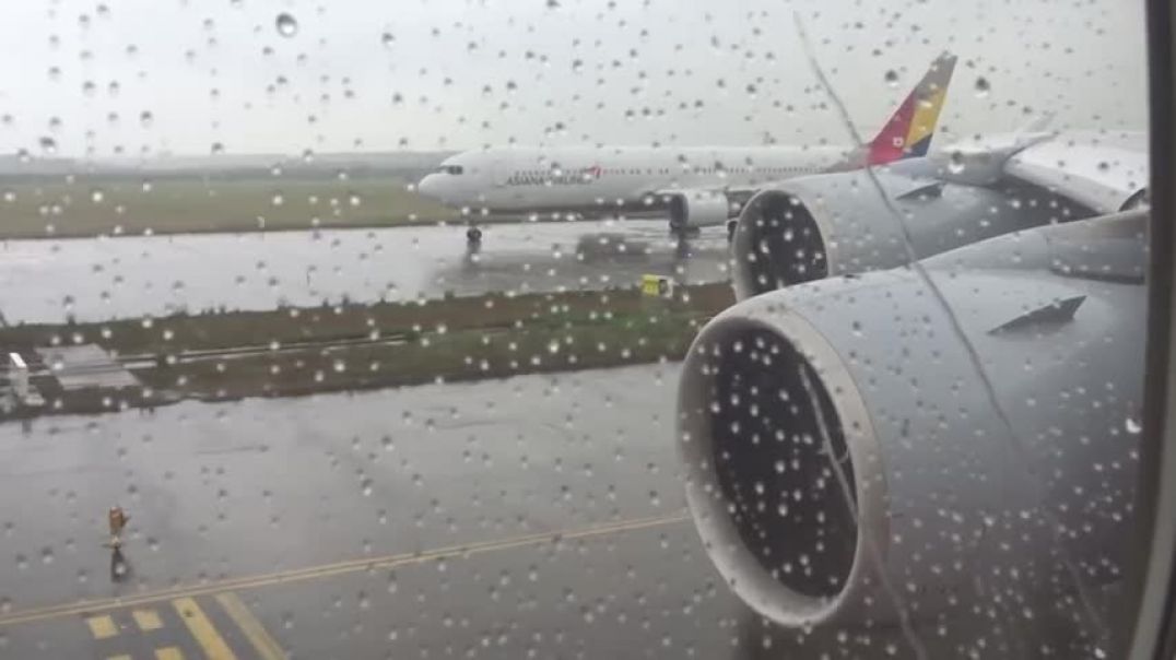 ⁣Lufthansa Airbus 380 Rainy Takeoff Shanghai Pudong to Frankfurt October 2017