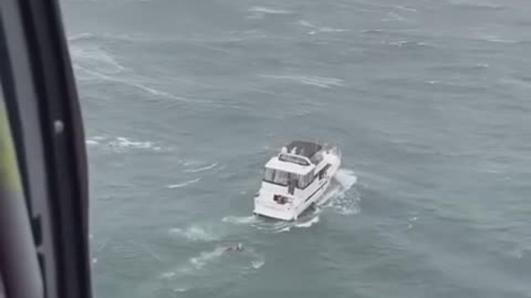 Giant Wave Capsizes Boat Amid Rescue Attempt Off Oregon Coast