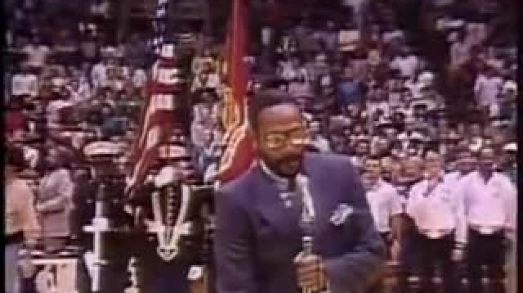 ⁣Marvin Gaye sings American National Anthem