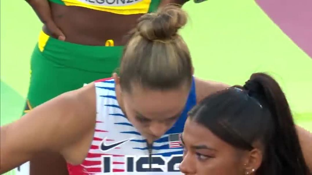 ⁣Sydney McLaughlin's golden anchor leg in 4x400m relay delivers perfect ending for USA at Worlds