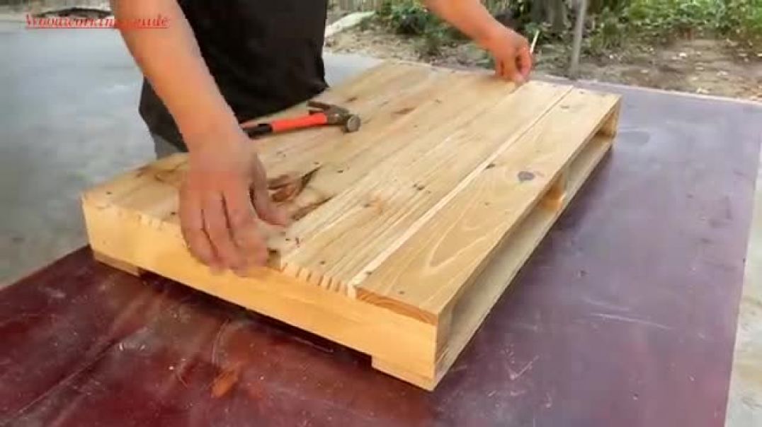 ⁣Design A Pet House From Old Pallet   Recycle Old Pallet Wood