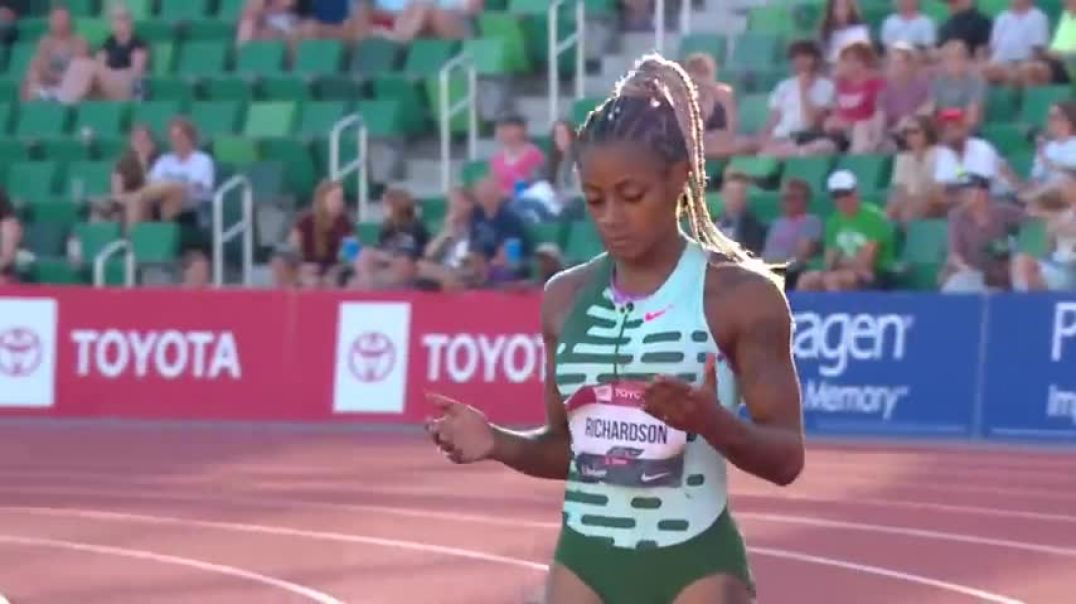 ⁣Gabby Thomas speeds past ShaCarri Richardson in world-leading 200m win at Nationals NBC Sports
