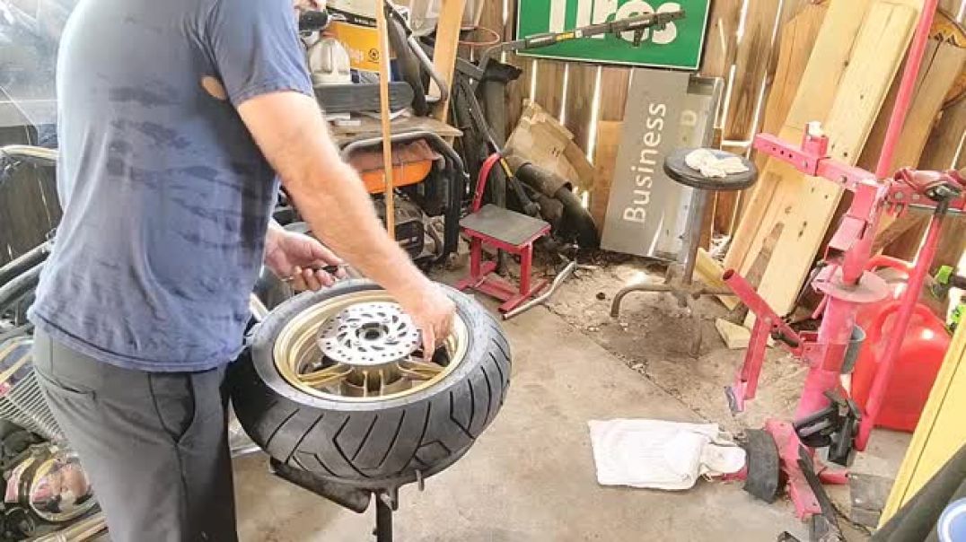 Honda Grom tire change