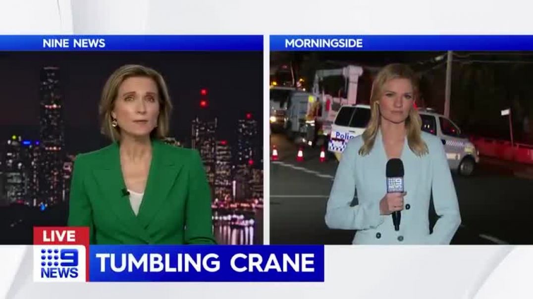 Crane comes crashing down on cars in Queensland   9 News Australia