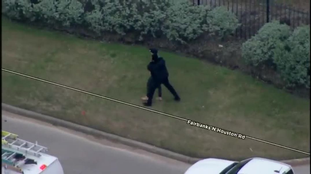 ⁣Good Samaritan helps take down chase suspect in NW Harris County