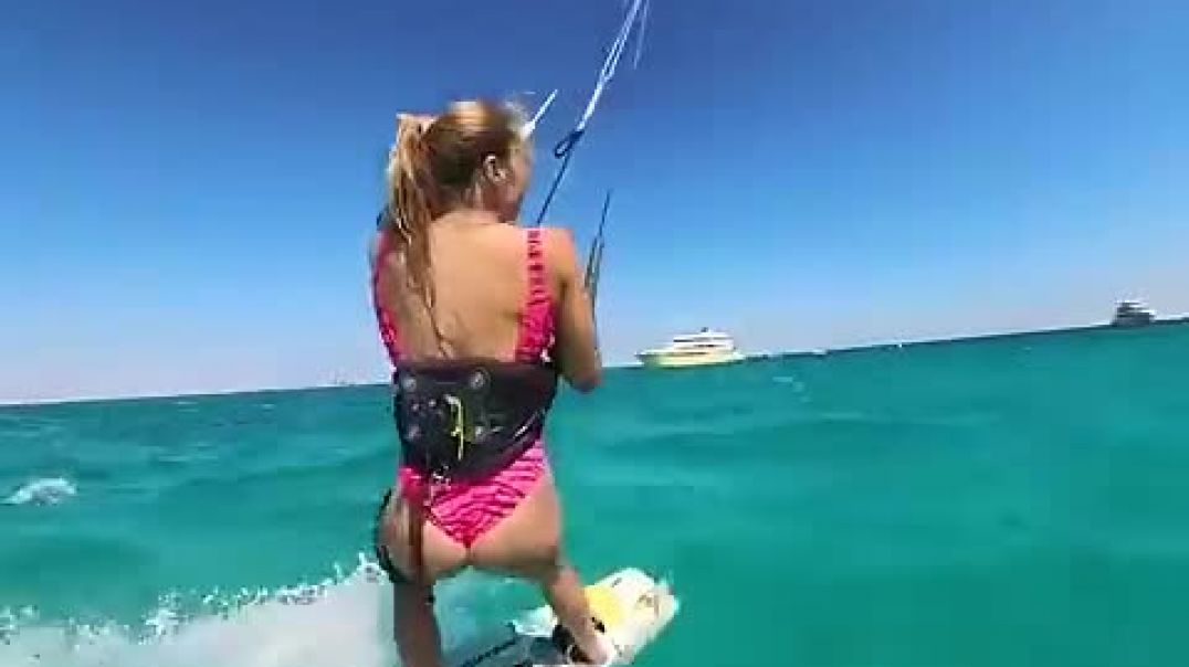 ⁣Viral Super Yacht jump Kitesurfing!