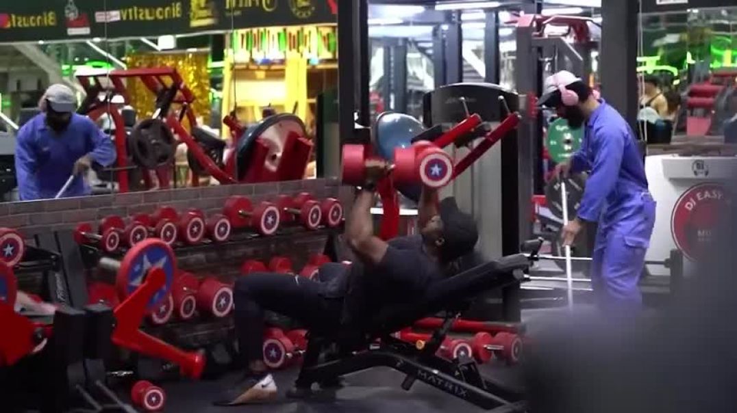 ⁣Elite Powerlifter DISGUISED to be a CLEANER   Anatoly GYM PRANK #2