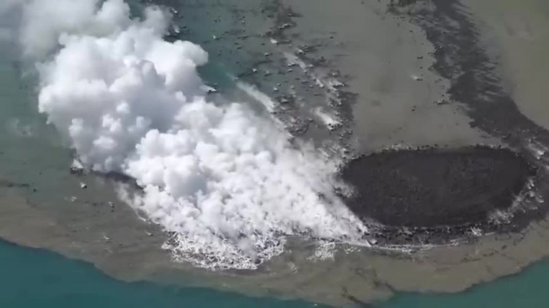 ⁣Japan gets new island after volcanic eruption