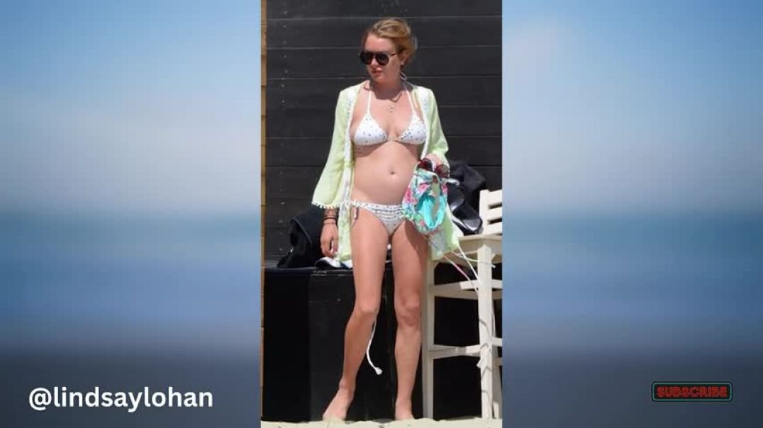 ⁣Lindsay Lohan's Sexiest Bikini Moments