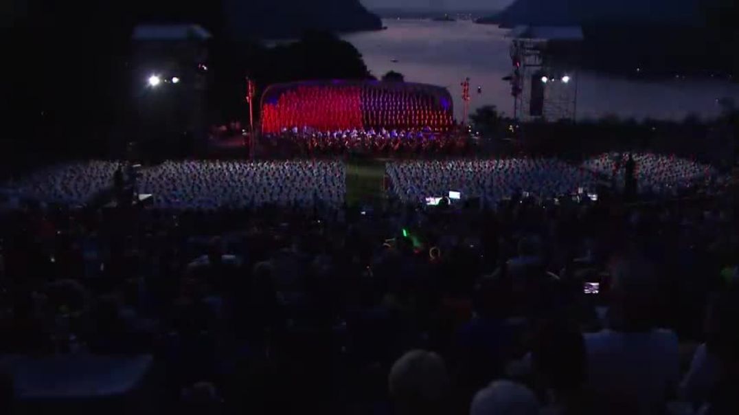 Battle Hymn of the Republic  w  the Mormon Tabernacle Choir LIVE from West Point   West Point Band