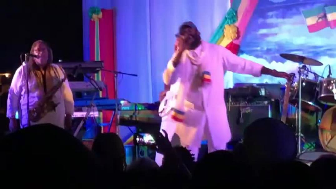 ⁣Tarrus Riley live Kingston Jamaica "She's Royal"