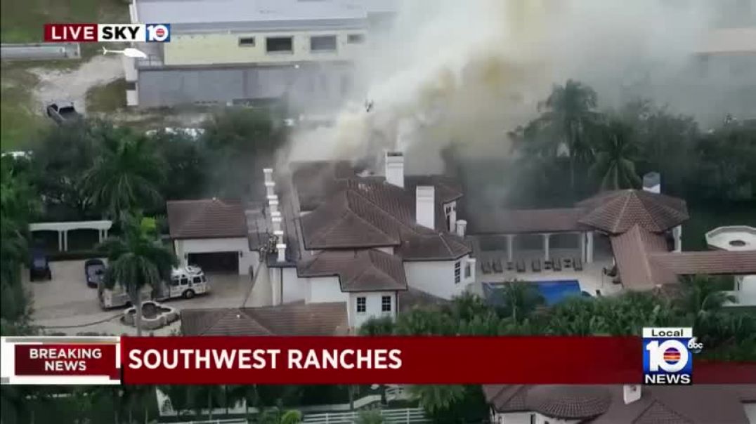 ⁣Firefighters work to put out blaze at Dolphins receiver Tyreek Hill’s mansion in Southwest Ranches