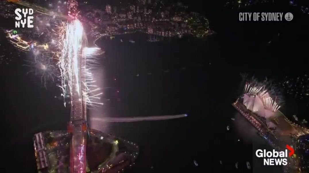 ⁣New Year's 2024: Sydney, Australia puts on stunning fireworks show