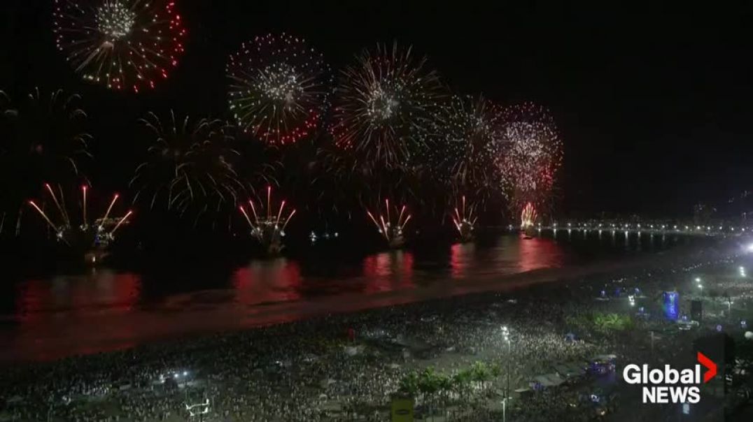 ⁣New Year’s 2024 Rio de Janeiro celebrates with beautiful fireworks show at Copacabana Beach