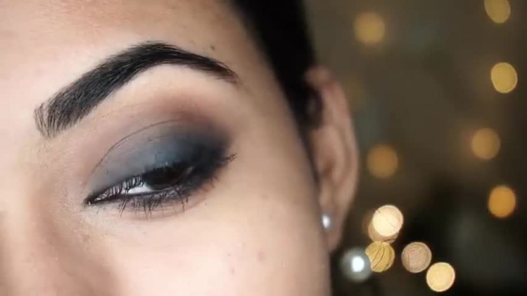 ⁣Smokey Eye with Kajal for Beginners   Use this trick for perfect classic smokey eye in just 5 min
