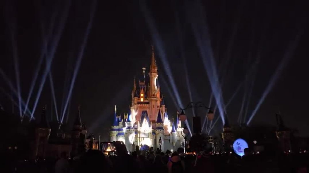 ⁣New Years 2024 Count Down at Walt Disney World's Magic Kingdom Fantasy in the Sky Fireworks