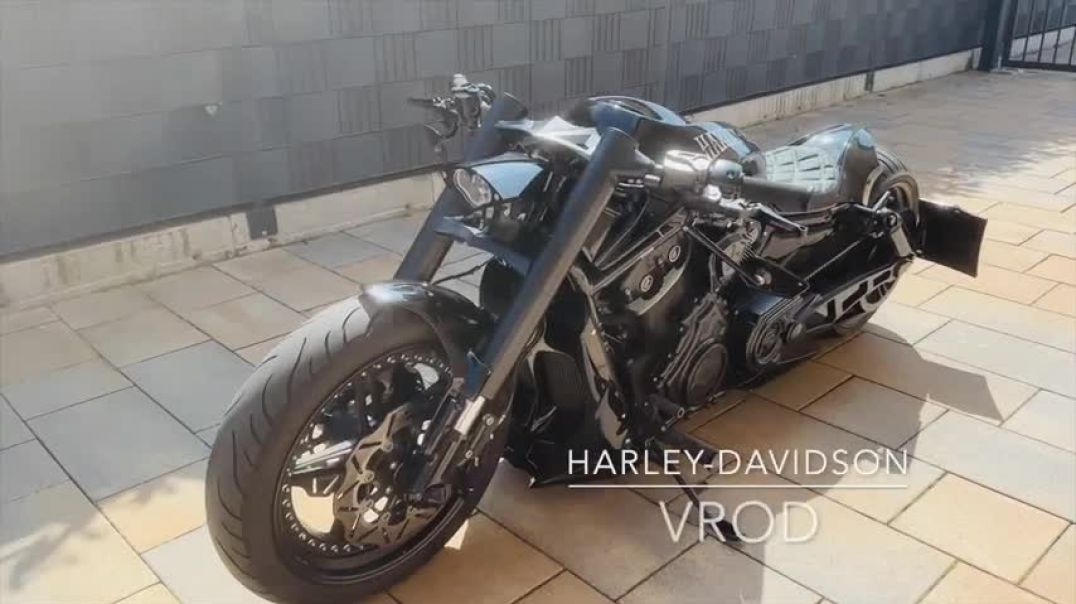 ⁣Harley-Davidson Vrod 330 Extrem Custom