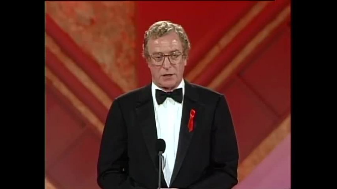 Robert Mitchum accepts Cecil B. DeMille Award Golden Globes 1992