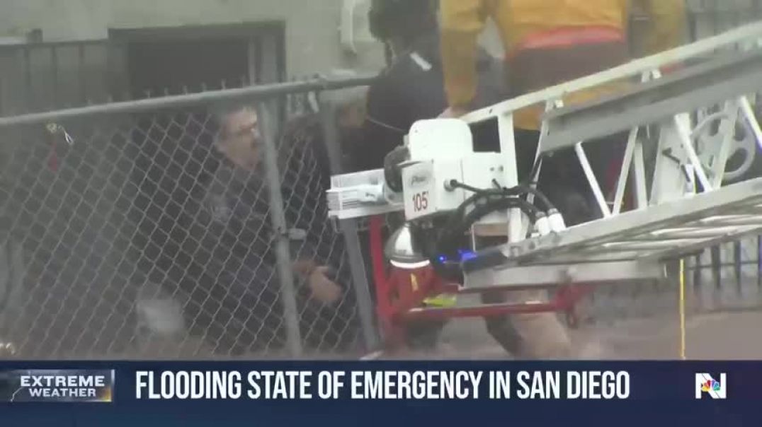 ⁣Unexpected flash floods in San Diego destroys homes, roads