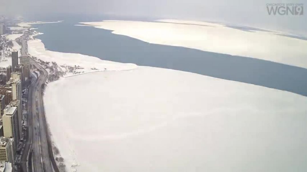 ⁣Video shows ice breaking away from Lake Michigan after deep freeze