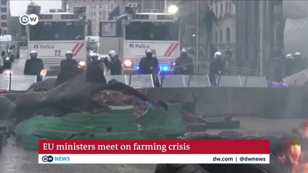 ⁣Tractors to the barricades Farmers return to Brussels in fresh protest