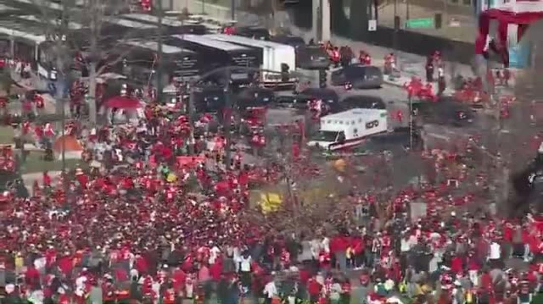 ⁣Watch Crowd scatters as shots fired after Kansas City Chiefs Super Bowl parade