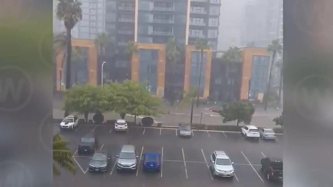 ⁣California is Sinking Underwater! Scary Flash Flooding hit San Diego, CA, USA