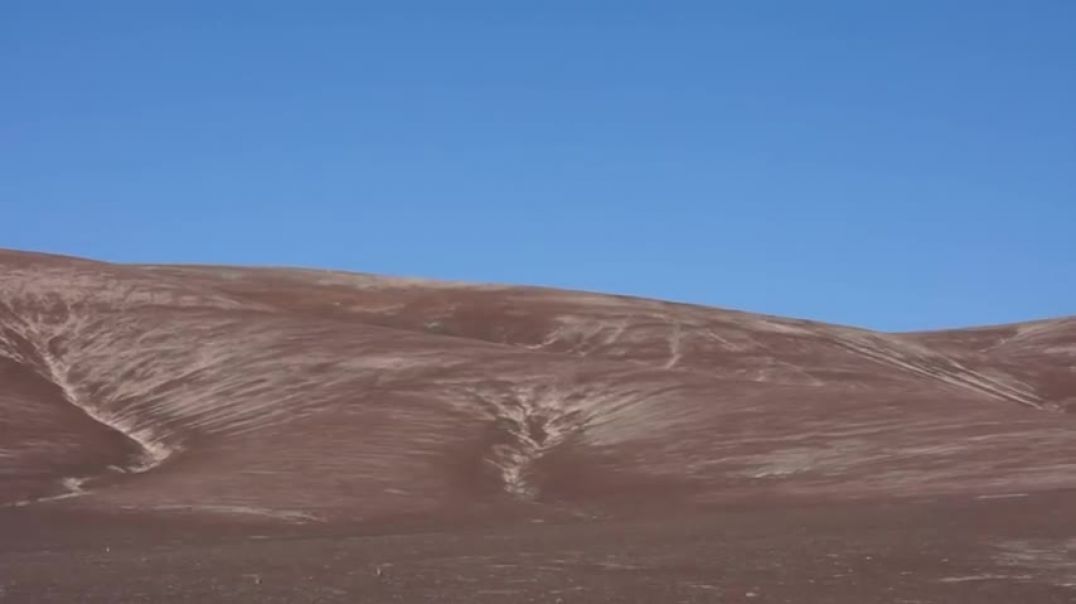 ⁣UFO in Atacama desert - Antofagasta - foo fighter