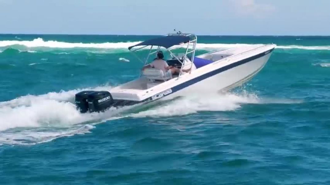 ⁣THIS CAPTAIN IS ABSOLUTELY INSANE !!   Boats vs Haulover Inlet