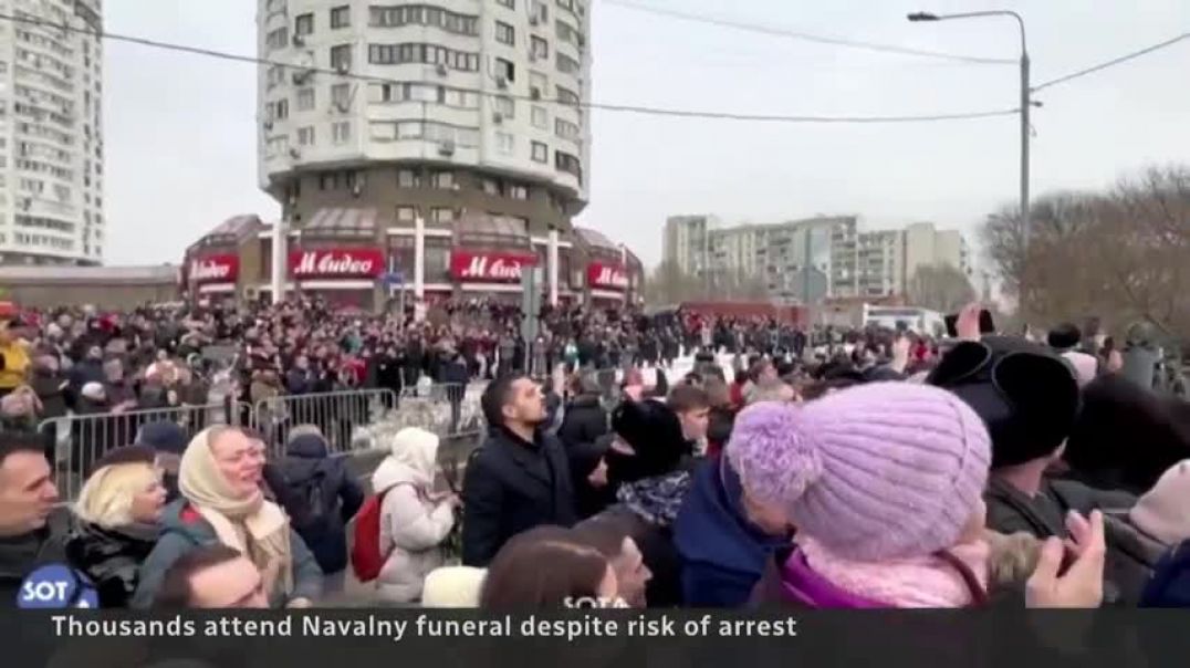 ⁣Thousands turn out for Navalny's funeral in Moscow despite the risks