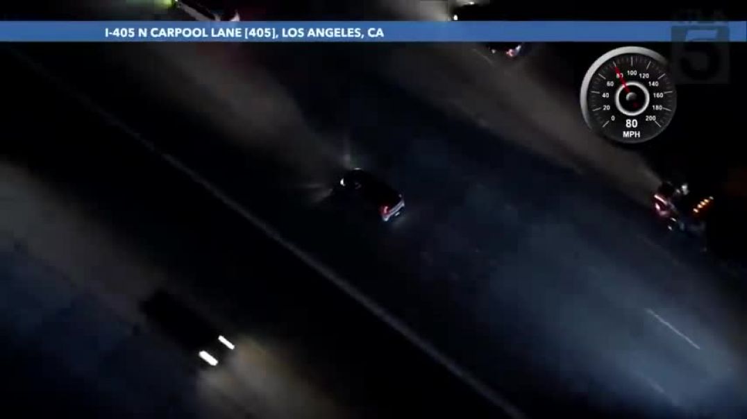 ⁣Driver in stolen vehicle crashes during high-speed pursuit in L.A.
