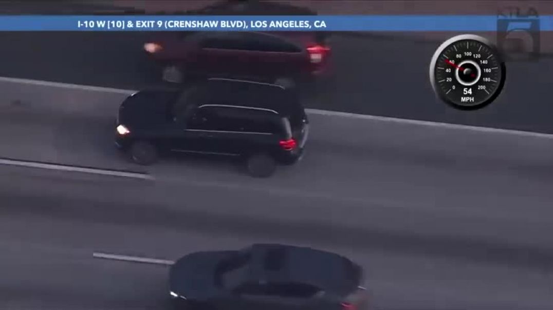 ⁣L.A. police pursue stolen vehicle suspect