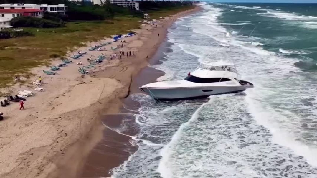 MILLION DOLLAR NIGHTMARE AS 92FT VIKING ENDS UP ON THE BEACH !   Boats vs Haulover Inlet